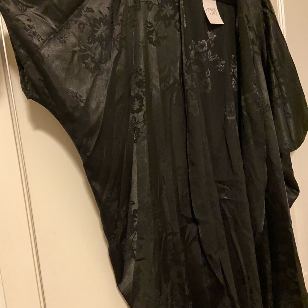 Black Silky Kimono  gift 🎁 👘🛍❤️🥰